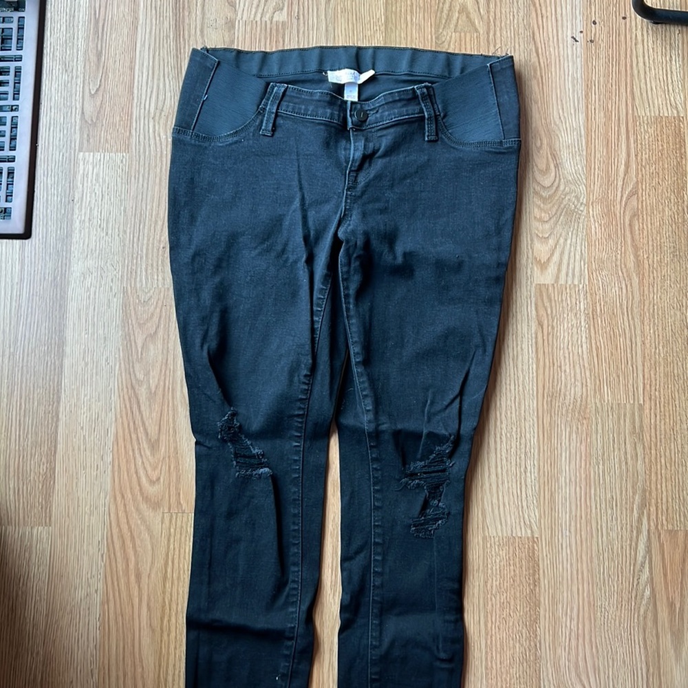 Lightly Worn Black Ripped Jean Maternity Size 6 Women’s